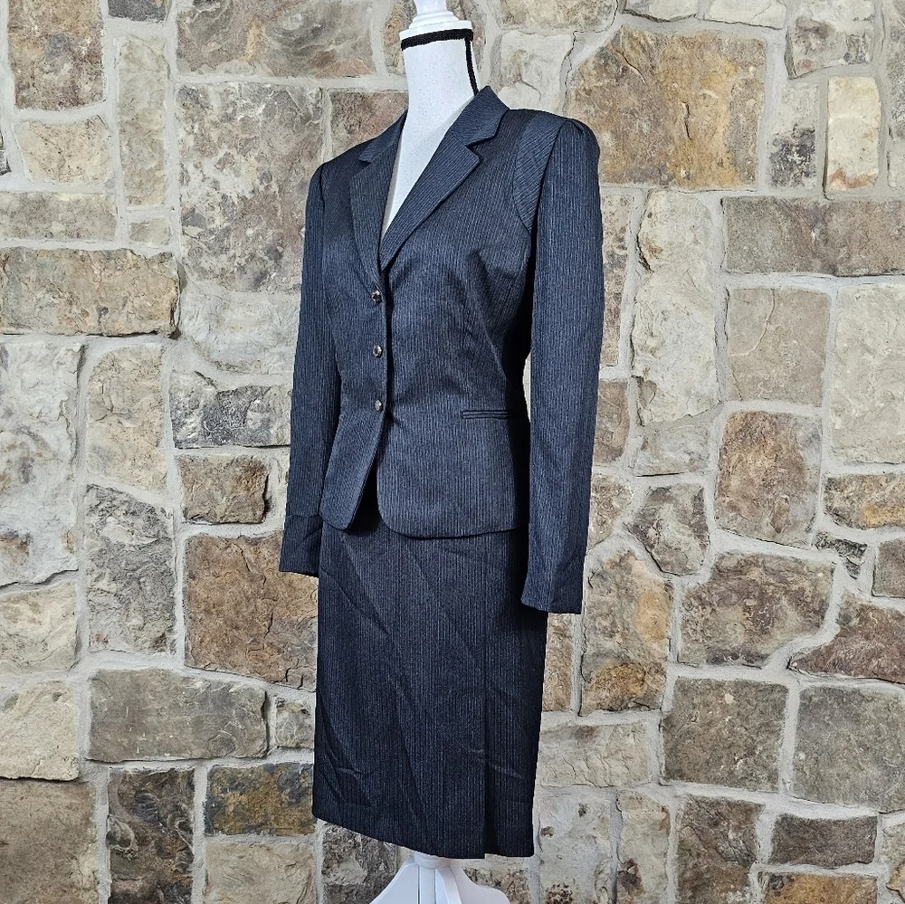 Tahari 16 16P Striped Skirt Suit Set